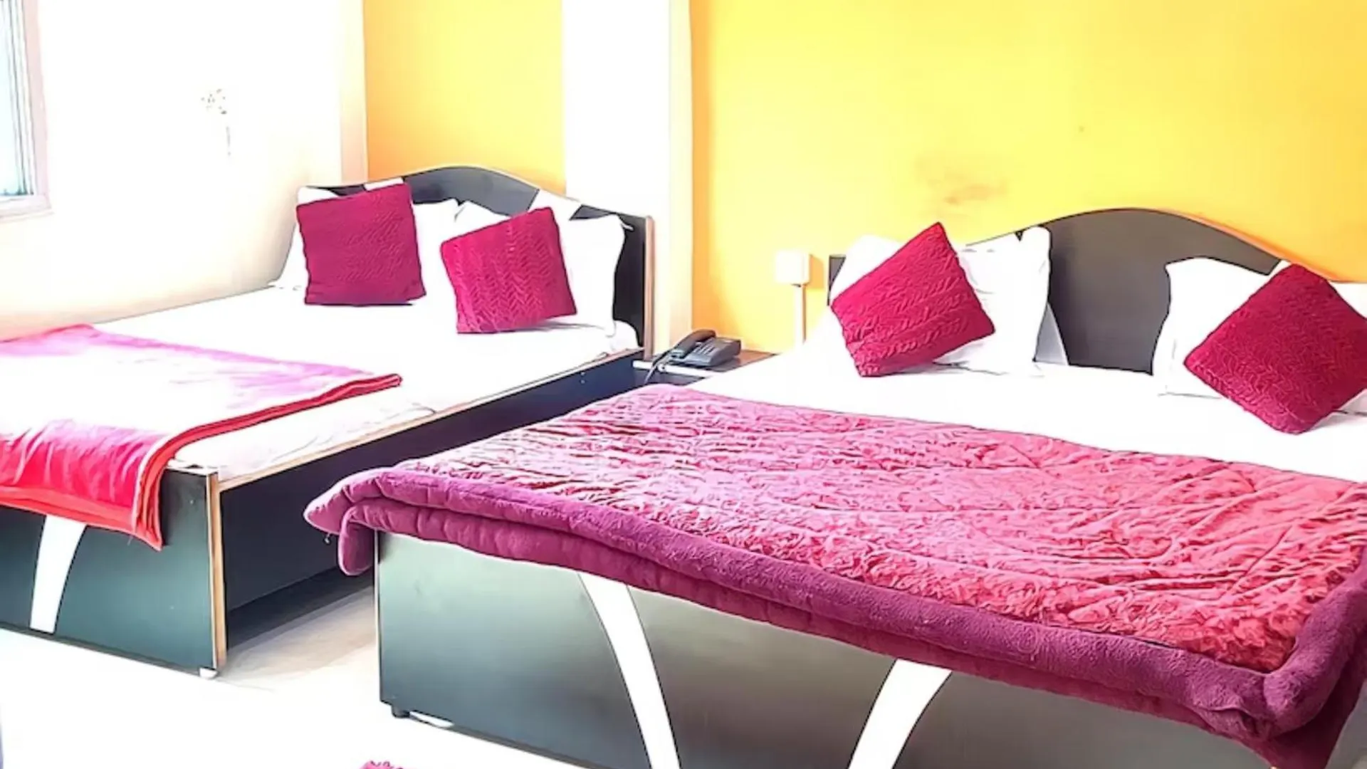Goroomgo New Ashiyana Palace Varanasi - Fully-Air-Conditioned Hotel At Prime Location With Wifi , Near-Kashi-Vishwanath-Temple, And-Ganga-Ghat - Best Hotel In Varanasi 3*,